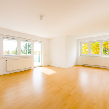 Heller Wohnbereich - Balkon - 