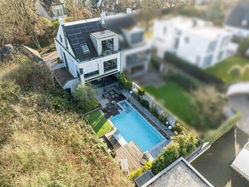 Drohnenansicht: Pool - 