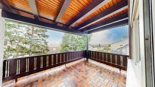 großzügiger Balkon OG - 