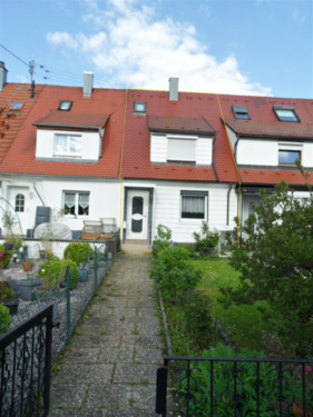 Eingangsbereich - Reihenhaus mit grünem Rückzugsort