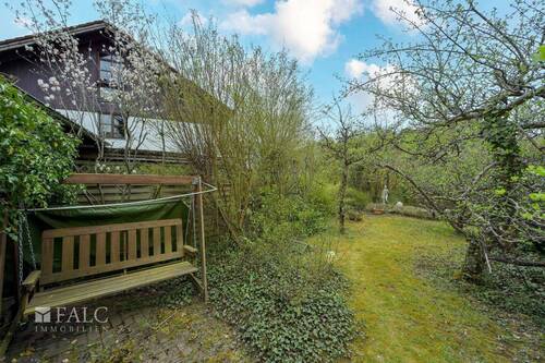 Garten mit Hollywoodschaukel - 