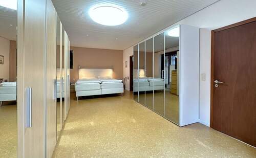12 Schlafzimmer EG - 