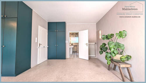 Schlafzimmer EG mit Zugang Bad - 