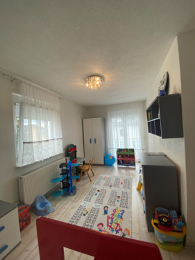 Kinderzimmer Zugang Balkon - 