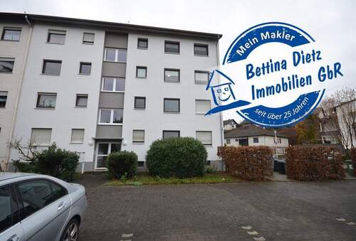 Außenansicht - DIETZ: TOP-Modernisierte 2-Zimmer-Wohnung im 1. Obergeschoss