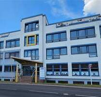 Exklusive Penthouse-Gewerbeeinheit - lichtdurchflutet & repräsentativ - Frankfurt - Nieder-Eschbach