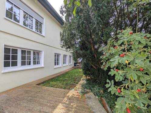 Fassade Westseite - Klassiker mit Flexibilität, Ruhe & viel Platz