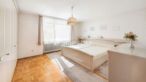 1. OG Elternschlafzimmer 1 - 