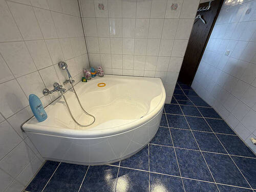 Eckwanne im OG-Bad - 