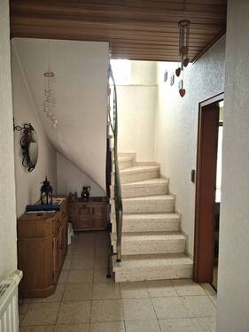 Flur und Treppenhaus - 
