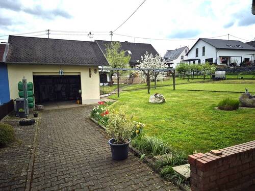 zweite Garage bzw. Werkstatt - 