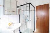 Badezimmer - Viel Platz & viele Möglichkeiten: Maisonettewohnung mit TG-Stellplatz