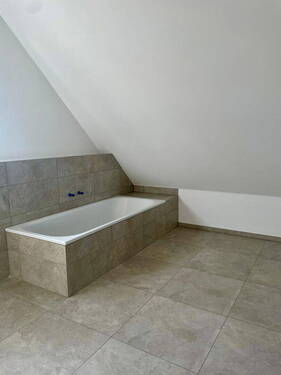 DG: Bad, Badewanne - 