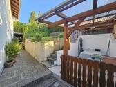 Garten mit Unterstellräumen.jpg - 