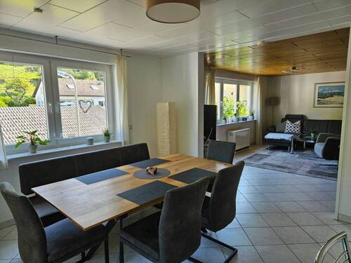 Der Wohn-Essbereich.jpg - 5 Zimmer Mehrfamilienhaus, Wohnhaus in Neudenau