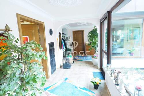 Diele - * Architektur mit Charakter: Exklusives Wohn- und Geschäftshaus in zentraler Lage von Blaubeuren *