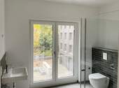 Bad mit Fenster - Etagenwohnung mit 74,00 m&sup2; in Hannover zur Miete