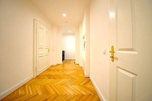 Diele - 3 Zimmer Etagenwohnung in Dresden