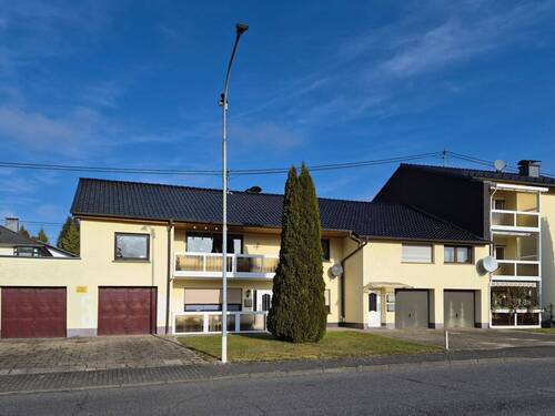 Gesamtansicht - 1 Zimmer Mehrfamilienhaus, Wohnhaus in Asbach