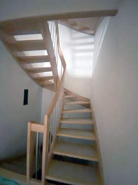 Treppe - Doppelhaushälfte mit 141,00 m&sup2; in München zum Kaufen