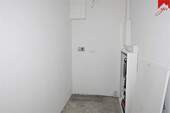 Abstellraum mit Waschmaschinenanschluss - 