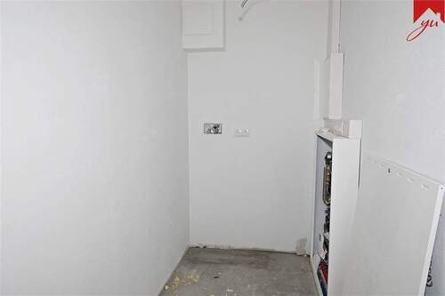 Abstellraum mit Waschmaschinenanschluss - 