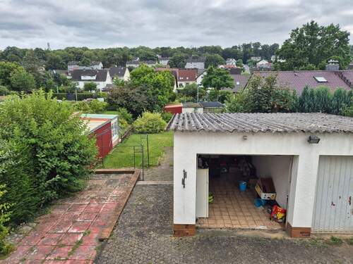 Blick vom Balkon in den Garten.jpg - 5 Zimmer Reihenendhaus in Kassel