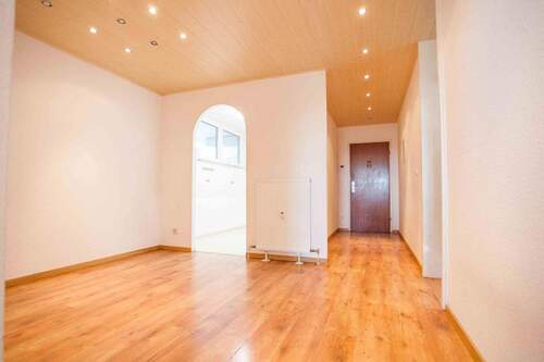 Essdiele mit angrenzender Küche - 4 Zimmer Etagenwohnung in Erlangen