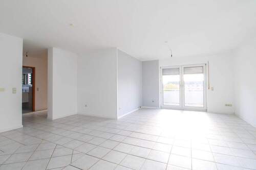 2 WZ - 4 Zimmer Etagenwohnung zum Kaufen in Langenselbold