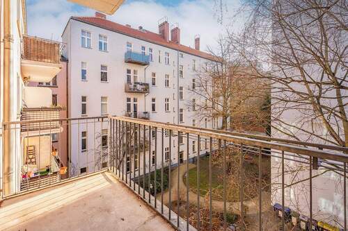 Balkon - Etagenwohnung mit 48,70 m&sup2; in Berlin zum Kaufen