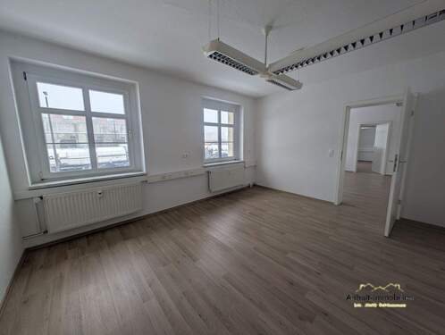 Raum-1 (2) - Büro mit 75,00 m&sup2; in Bitterfeld-Wolfen zur Miete