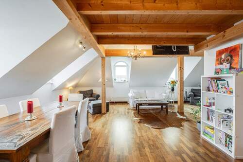Wohnbereich - AIGNER - Über den Dächern Münchens: Außergewöhnliche DG-Wohnung mit Galerie