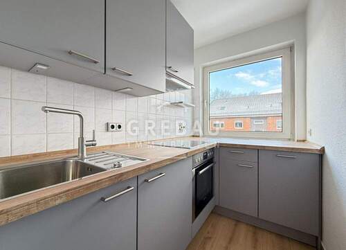 neuwertige Küche - 2 Zimmer Etagenwohnung zum Kaufen in Hamburg