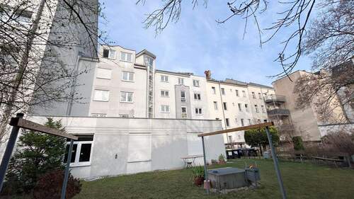 Hofseite - Etagenwohnung mit 85,00 m&sup2; in Leipzig zum Kaufen