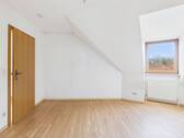Arbeits- oder Kinderzimmer - 