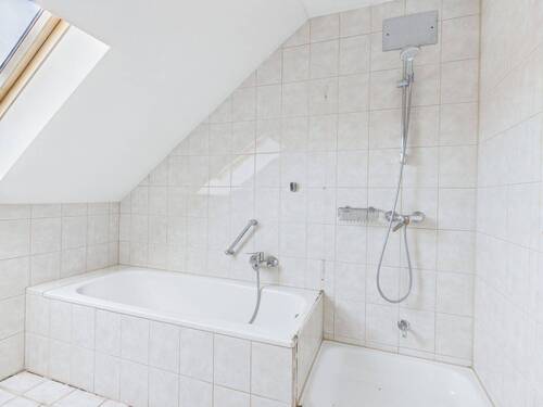 Badewanne / Dusche - 