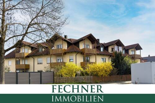 Außenansicht - Renovierungsbedürftig aber sofort verfügbar! 3-ZKB im Dachgeschoss, zwei Balkone, Garage und Keller!