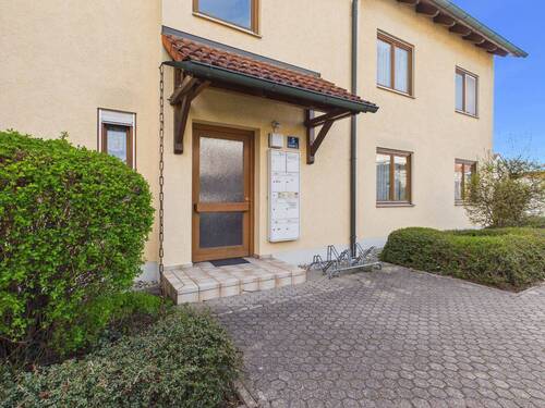 Hauseingang - Etagenwohnung mit 91,10 m&sup2; in Ingolstadt zum Kaufen