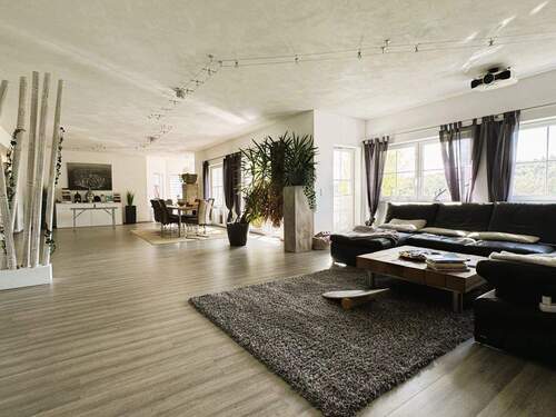 Wohnzimmer - 1 Zimmer Einfamilienhaus zum Kaufen in Schöffengrund