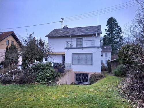 Blick nach West - Nachbarhaus - Grundstück in Wiesbaden zum Kaufen