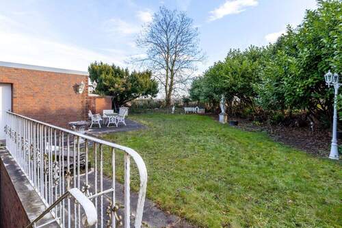 hinterer Garten mit Terrasse - 