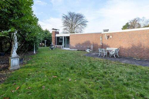 rückwärtige Ansicht mit Terrasse - 