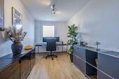 Arbeits- oder Kinderzimmer - 