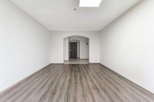 Wohnzimmer, Korridor - 4 Zimmer Etagenwohnung zum Kaufen in Bergheim