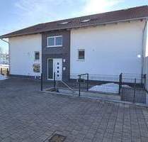 Neuwertige 3-Zimmer-ETW im Dachgeschoss mit Loggia in ruhiger, stadtnaher Lage von Bad Kötzting