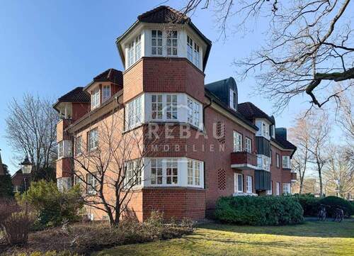 Außenansicht - Zentral in Groß Flottbek: 3-Zimmer-Erdgeschosswohnung mit Terrasse und Balkon