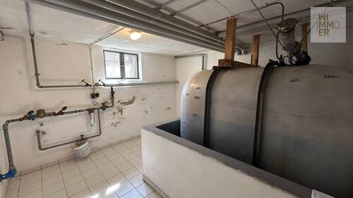 Östlicher Gebäudeteil KG - Öltanks und Wasseranschluss - 