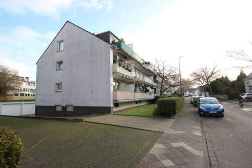 Staraßenansicht.JPG - 4 Zimmer Etagenwohnung in Meerbusch