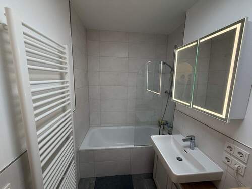 Badezimmer-Handtuchheizkörper.JPG - 