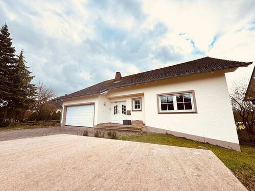 4. Hausansicht - Einfamilienhaus mit 440,00 m&sup2; in Rittersdorf zum Kaufen